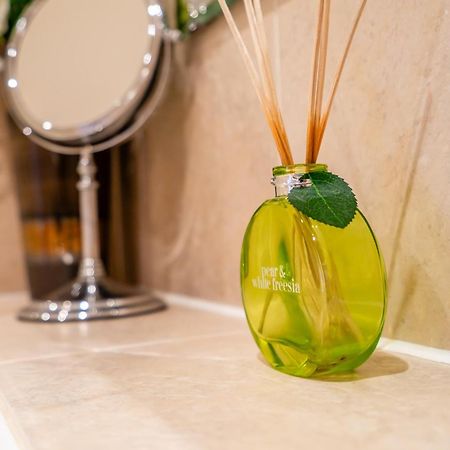 Stonegate Retreat Apartment ยอร์ค ภายนอก รูปภาพ